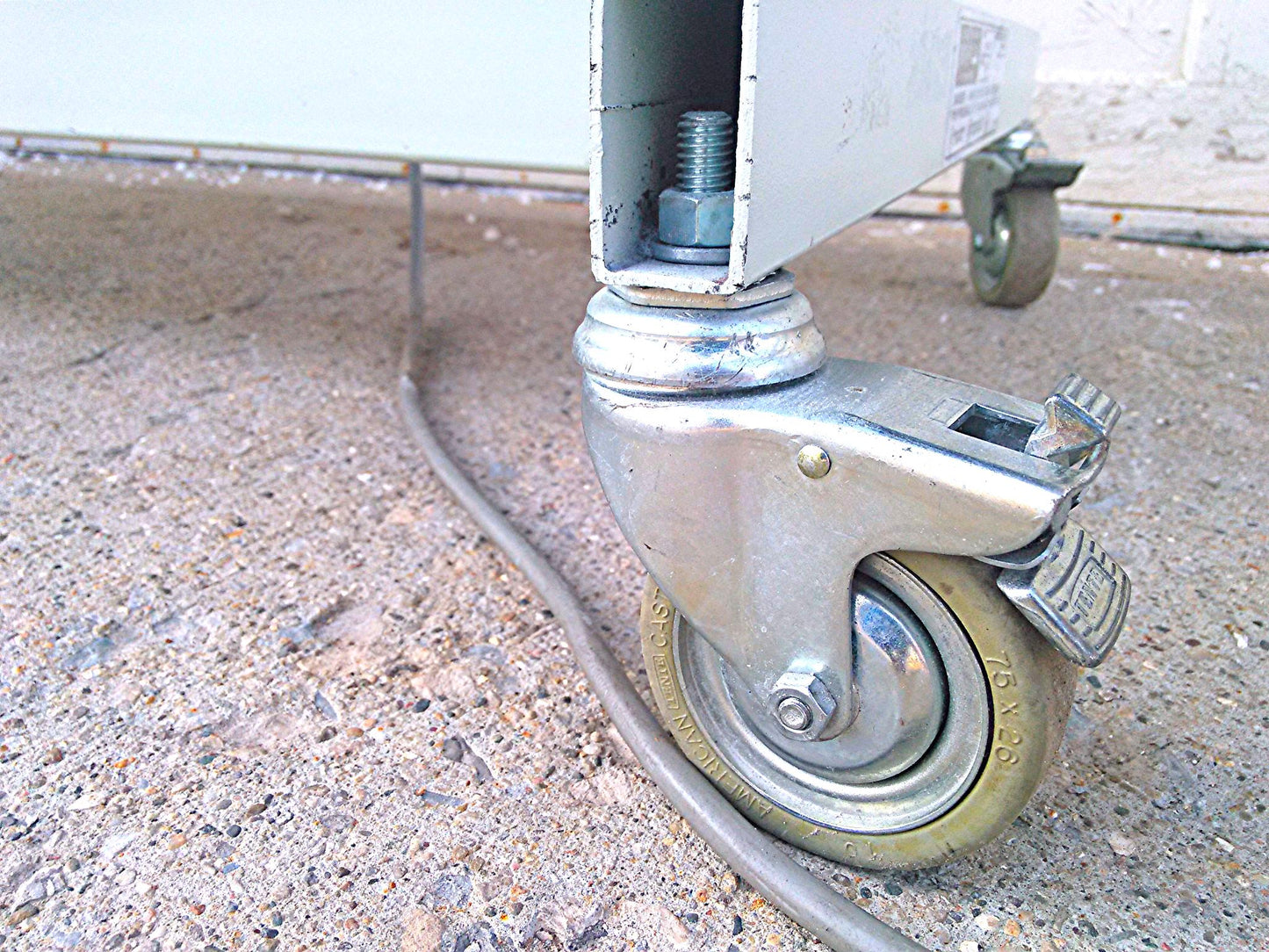 TRITON TRE-DH3 PATIENT POWER ELEVATION MANIPULATION HI-LO TABLE w REMOTE CONTROL