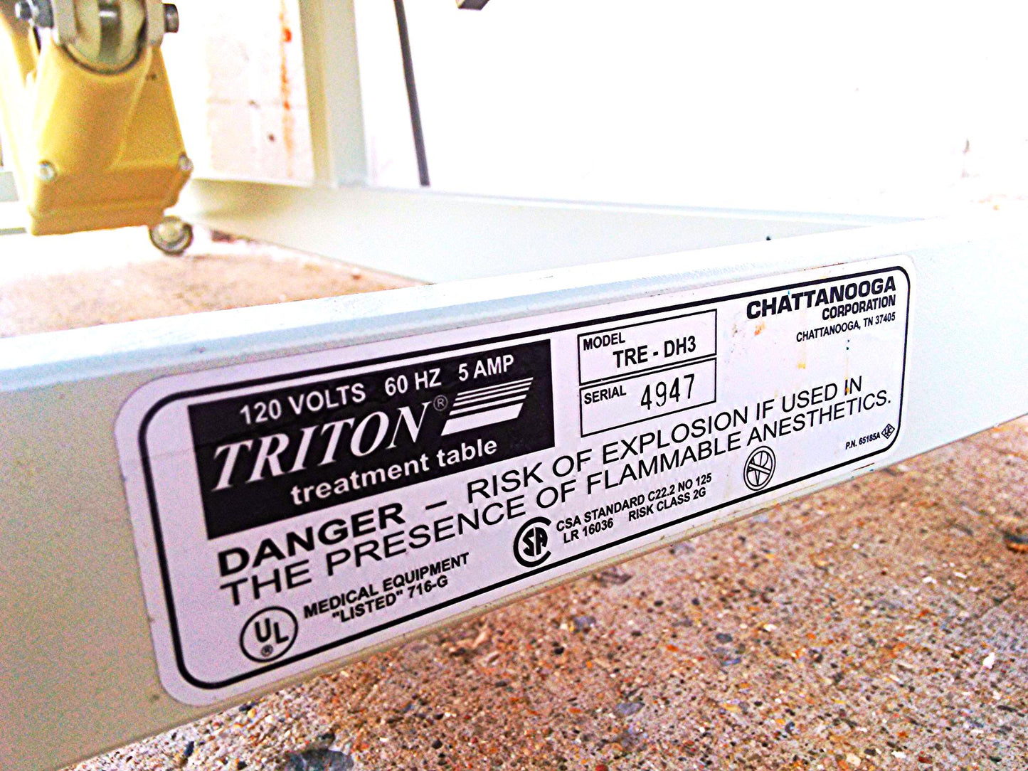 TRITON TRE-DH3 PATIENT POWER ELEVATION MANIPULATION HI-LO TABLE w REMOTE CONTROL