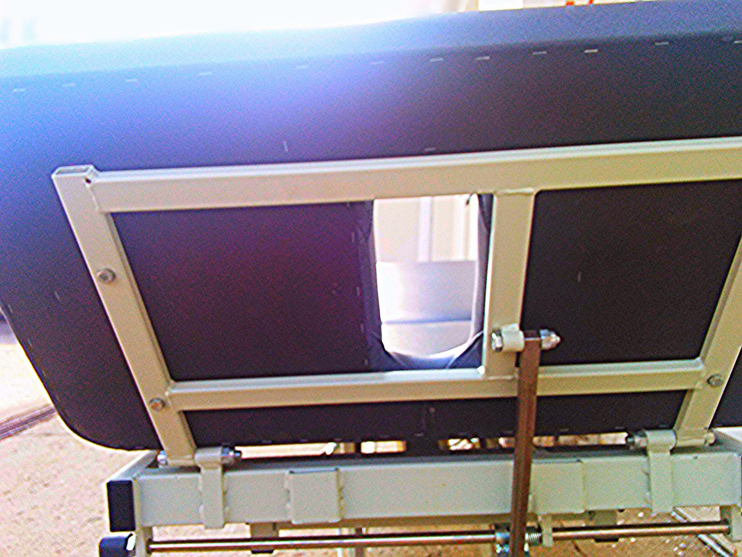 TRITON TRE-DH3 PATIENT POWER ELEVATION MANIPULATION HI-LO TABLE w REMOTE CONTROL