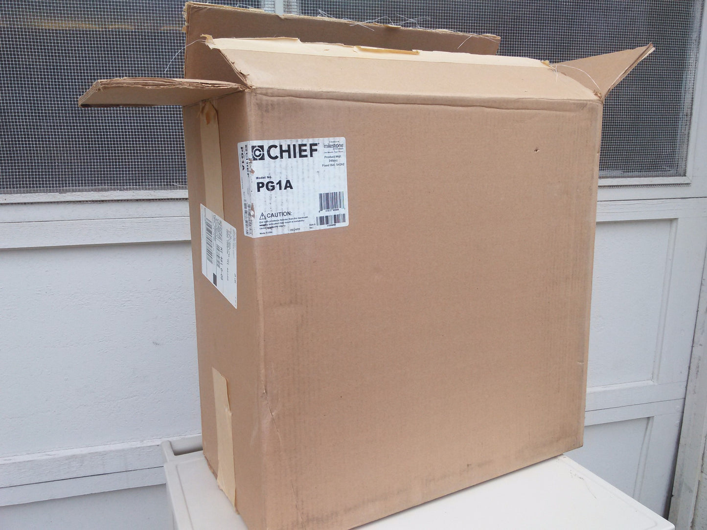 Brand New CHIEF PG1A Large Projector Security Cage Enclosure FREE SHIPPING