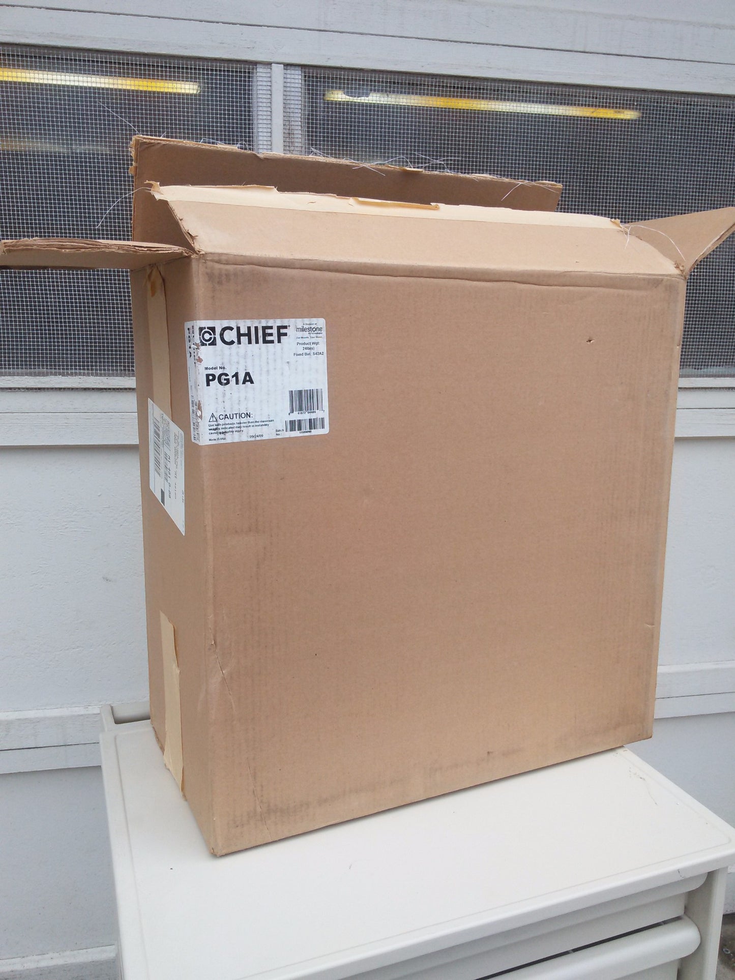 Brand New CHIEF PG1A Large Projector Security Cage Enclosure FREE SHIPPING