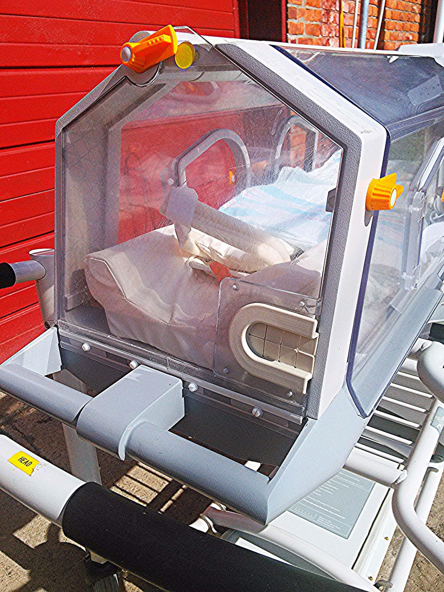 LMT NOMAG IC 1,5 NEONATAL INFANT TRANSPORT INCUBATOR THERAPY Hill-Rom HOSPITAL