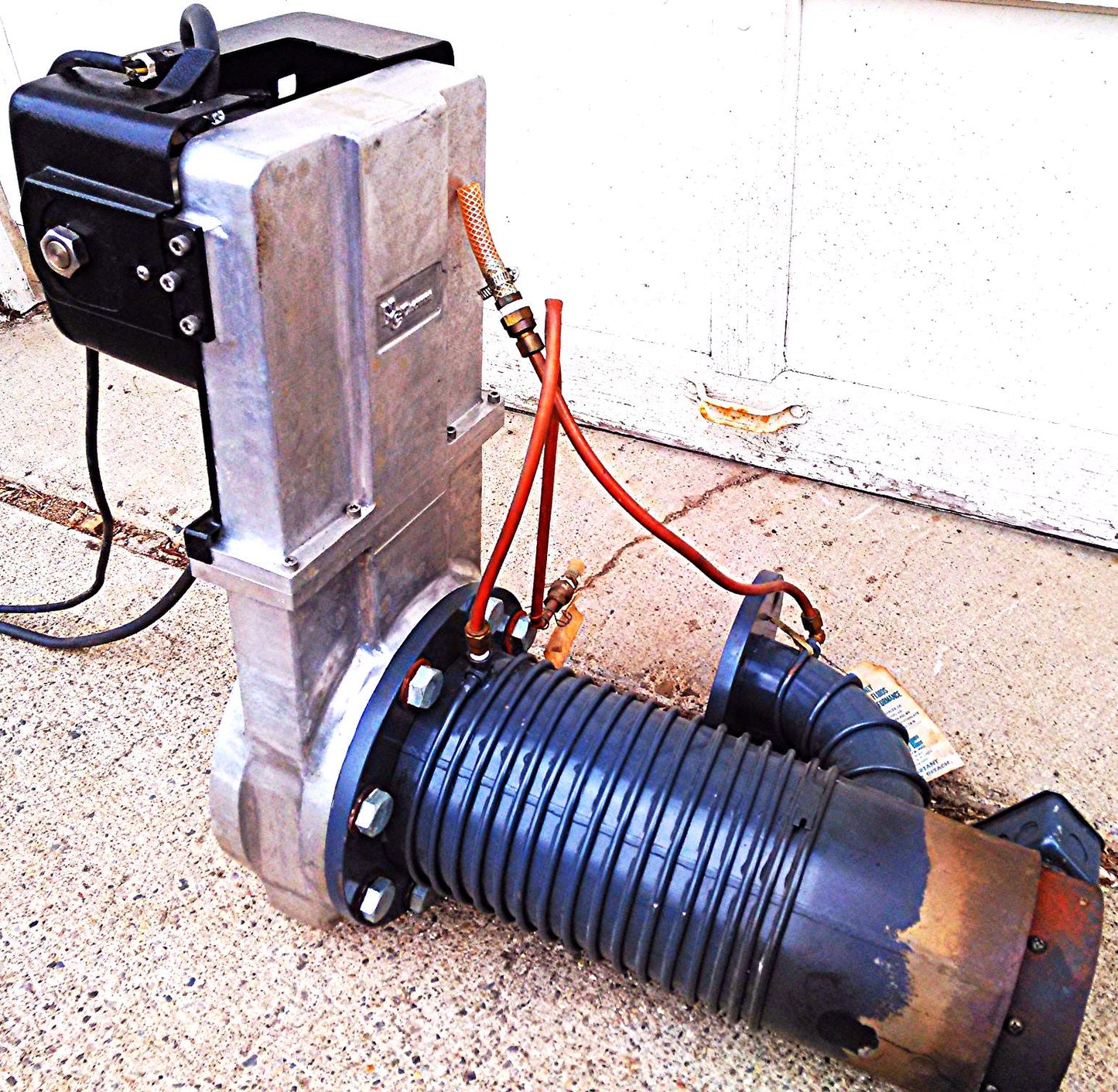 CVC PRODUCTS Type PMCS-6B 1800 WATTS 6" HIGH VACUUM PUMP NC w/ NORCAL GATE VALVE