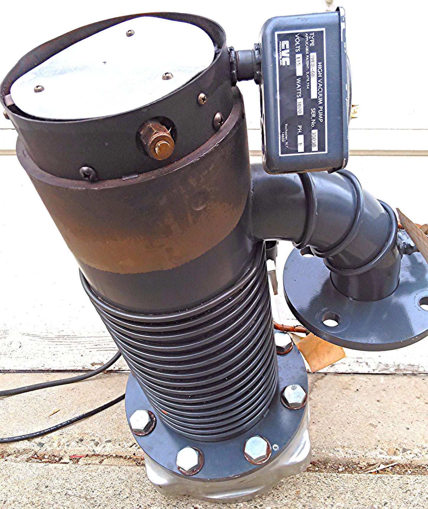 CVC PRODUCTS Type PMCS-6B 1800 WATTS 6" HIGH VACUUM PUMP NC w/ NORCAL GATE VALVE