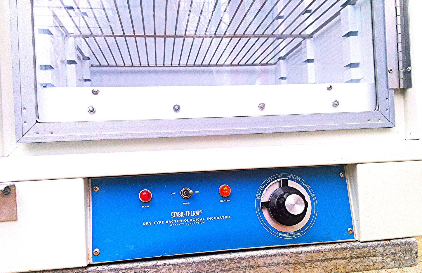 BLUE M CONVECTION INCUBATOR STABILTHERM DRY TYPE BACTERIOLOGICAL LINDBERG GI200A