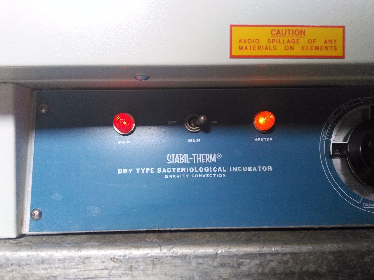 BLUE M CONVECTION INCUBATOR STABILTHERM DRY TYPE BACTERIOLOGICAL LINDBERG GI200A