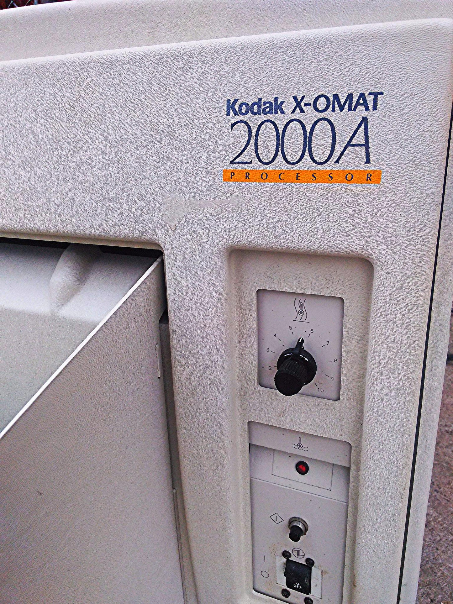 KODAK X-OMAT 2000A X-RAY FILM PROCESSOR