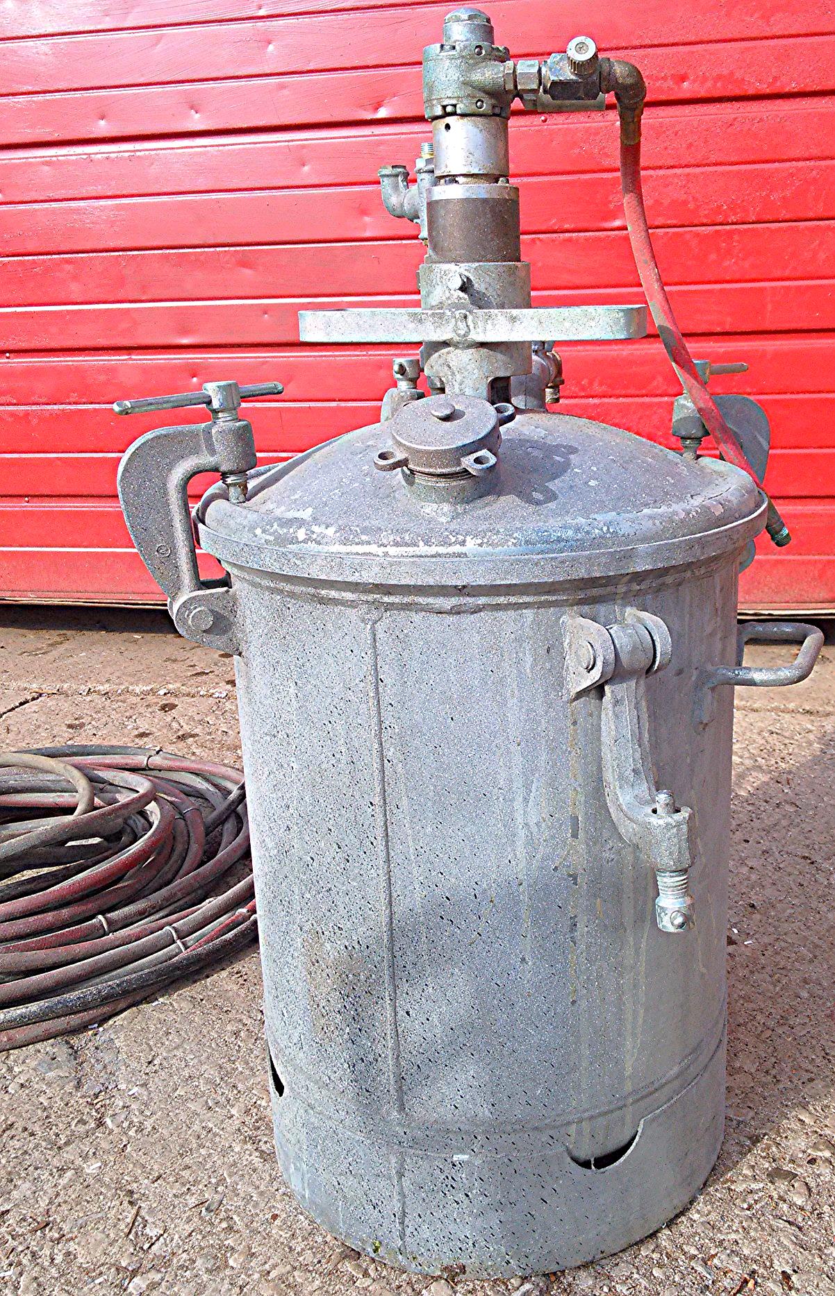 SATA SPRAY PAINT EQUIPMT PRESSURE TANK MADE GERMANY INHALL 4.8 GALLON 18 liters