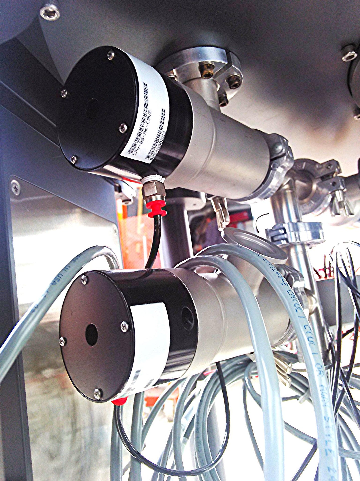 TRION ORACLE RIE PLASMA ETCHING PFEIFFER TPH521 PC BROOKS EXT NESLAB M75 MKS LPV