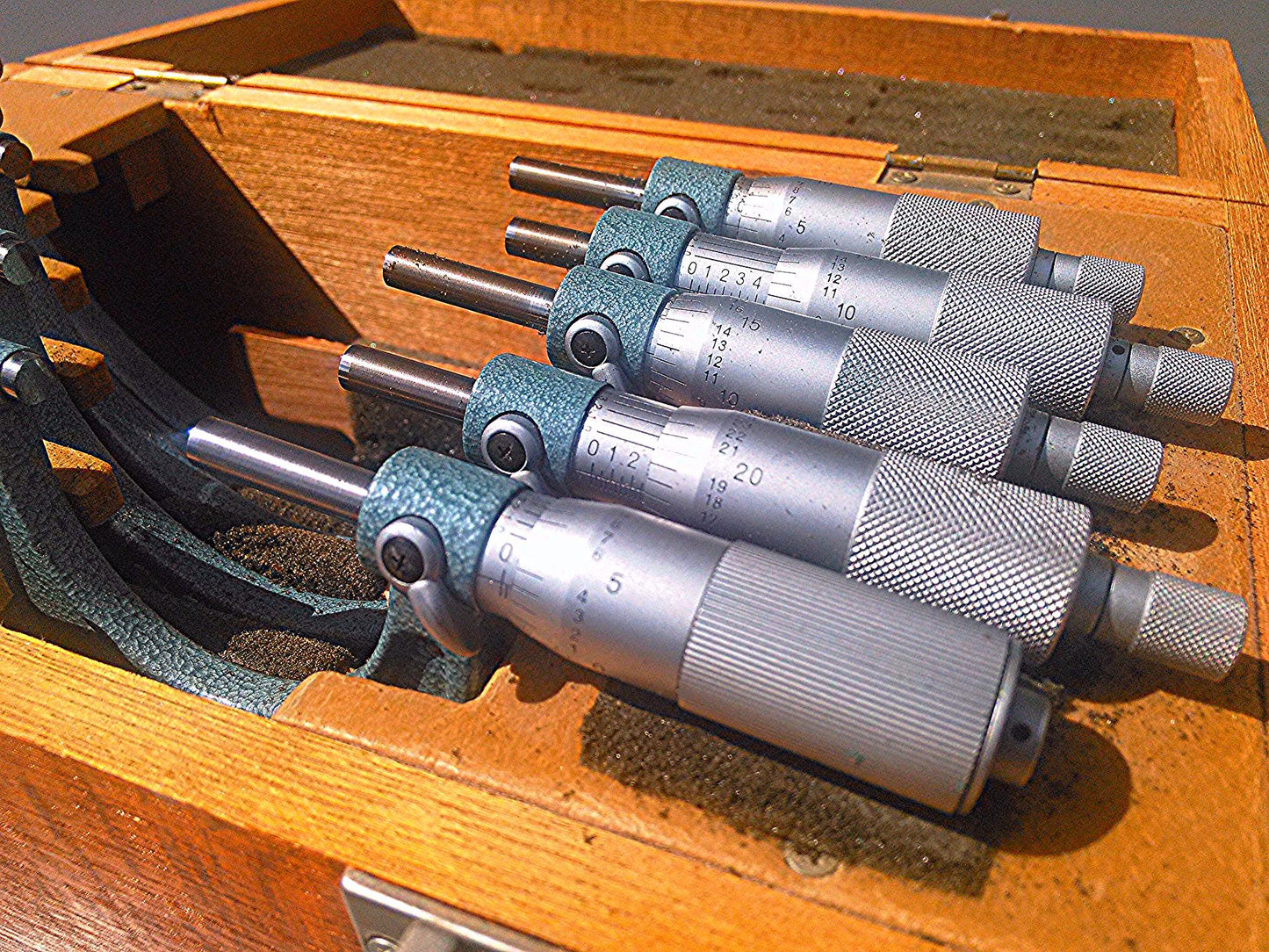 MUTUTOYO MICROMETER BOX SET 193-211,103-136, 103-217,103-218,103-219A,103-220A