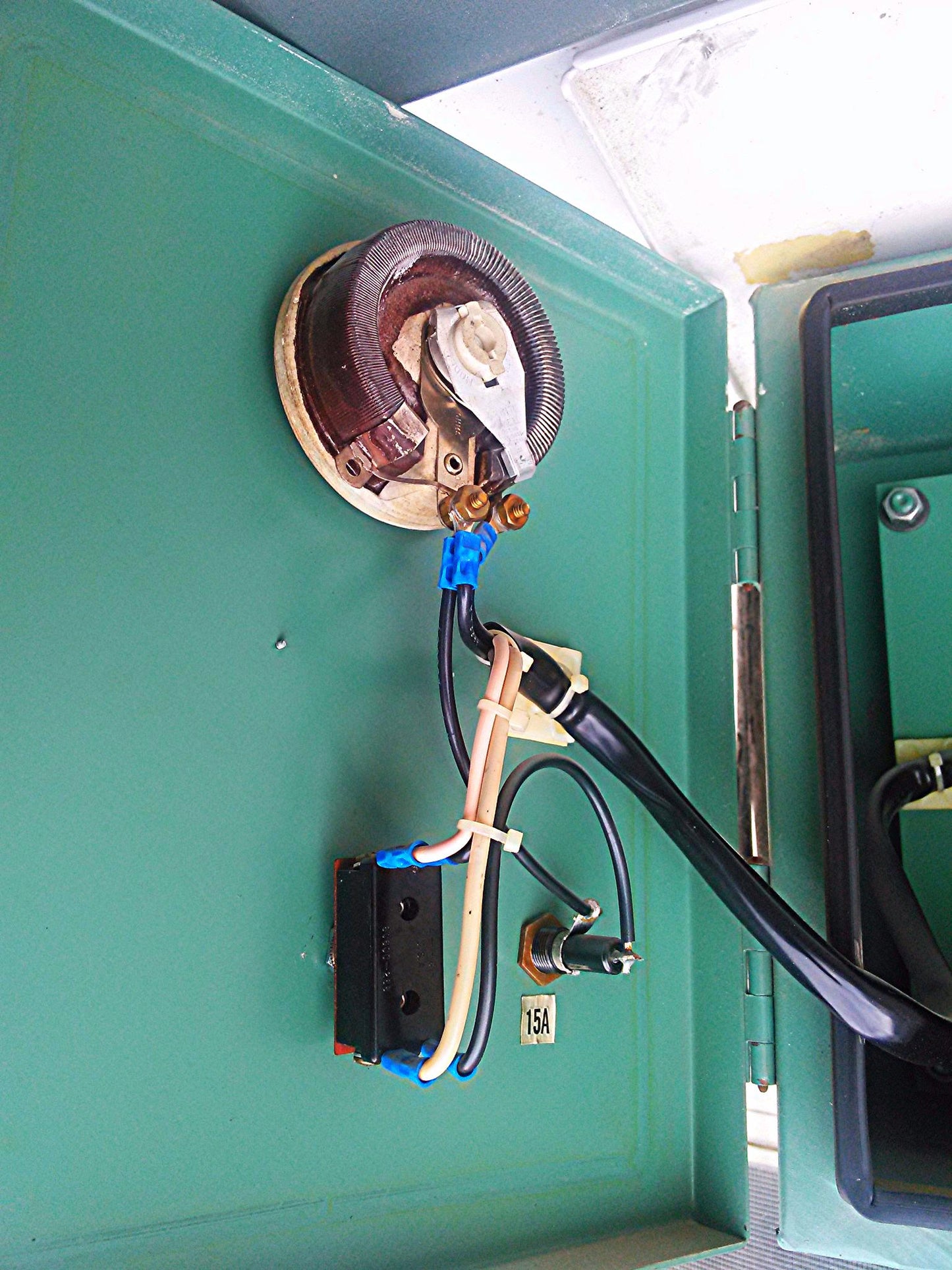 FMC SYNTRON C-2B 12 AMPERES Mounting Syntron® Electromagnetic Vibrators 115Volts