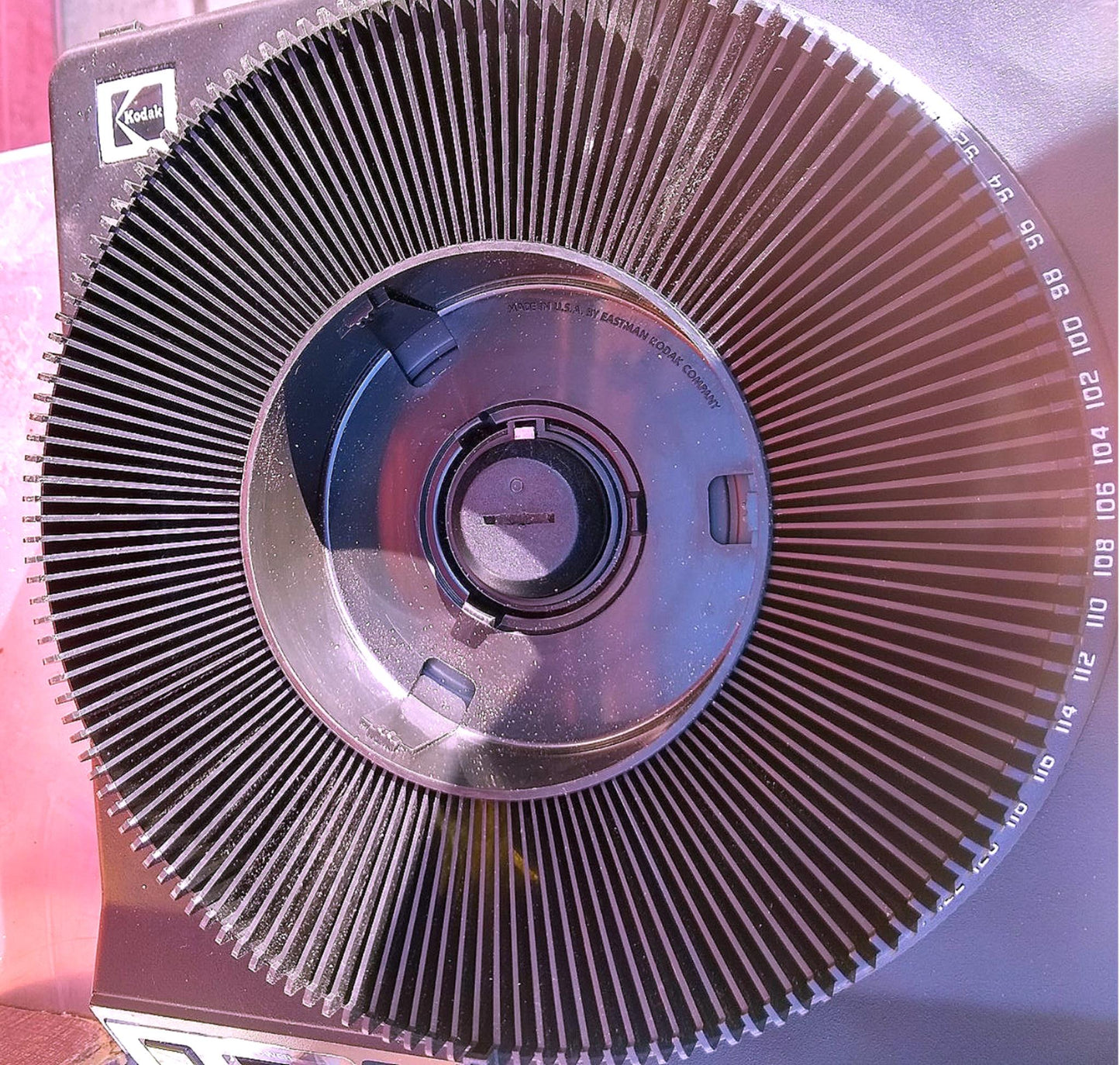 ORIGINAL KODAK 4400 CAROUSEL SLIDE PROJECTOR w/ TRAY BOX REMOTE CONTROL FREESHIP