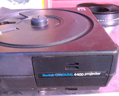 ORIGINAL KODAK 4400 CAROUSEL SLIDE PROJECTOR w/ TRAY BOX REMOTE CONTROL FREESHIP