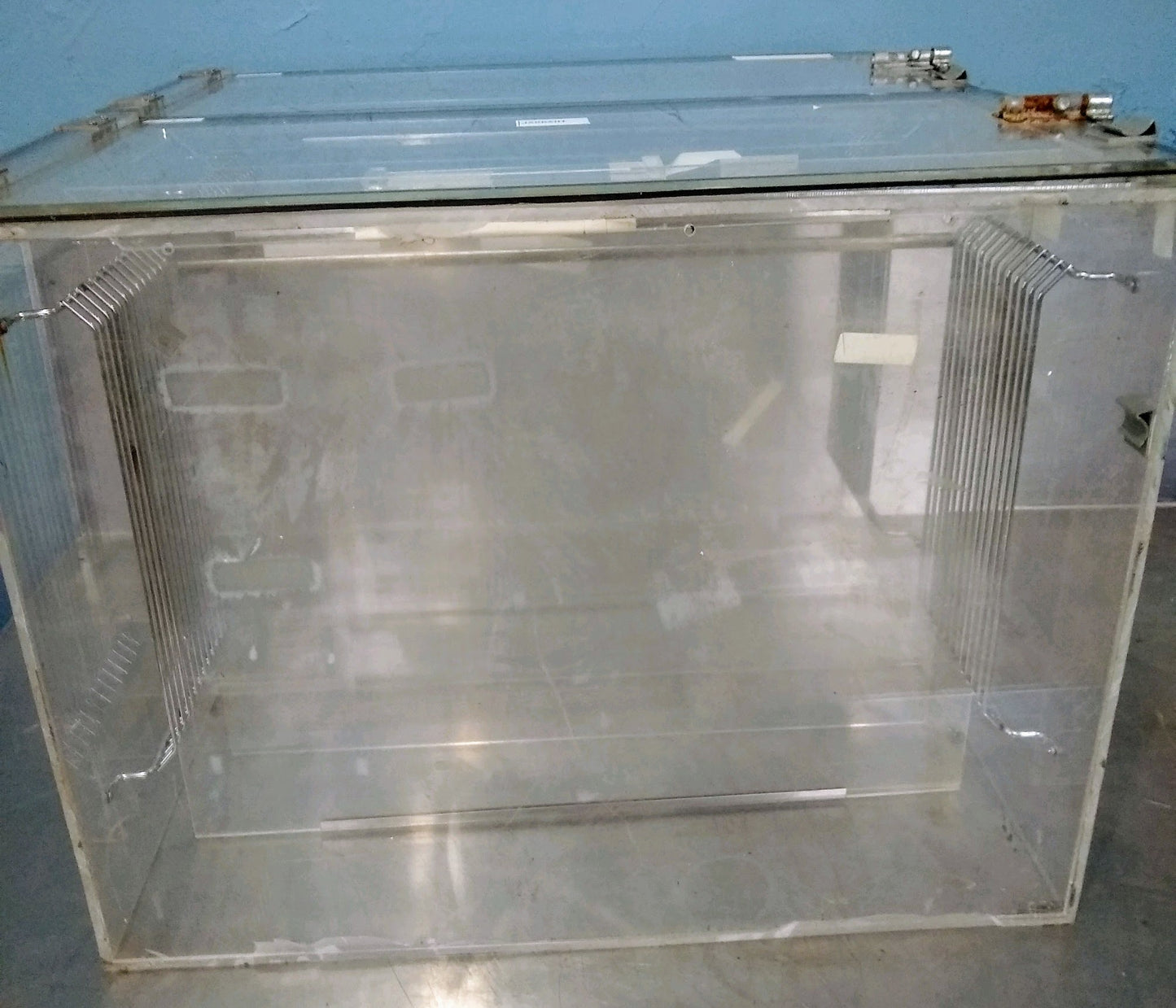 19 d X 24.5 w X 19 h TERRA UNIVERSAL DISSECATOR CABINET DRY BOX Model FREE SHIP