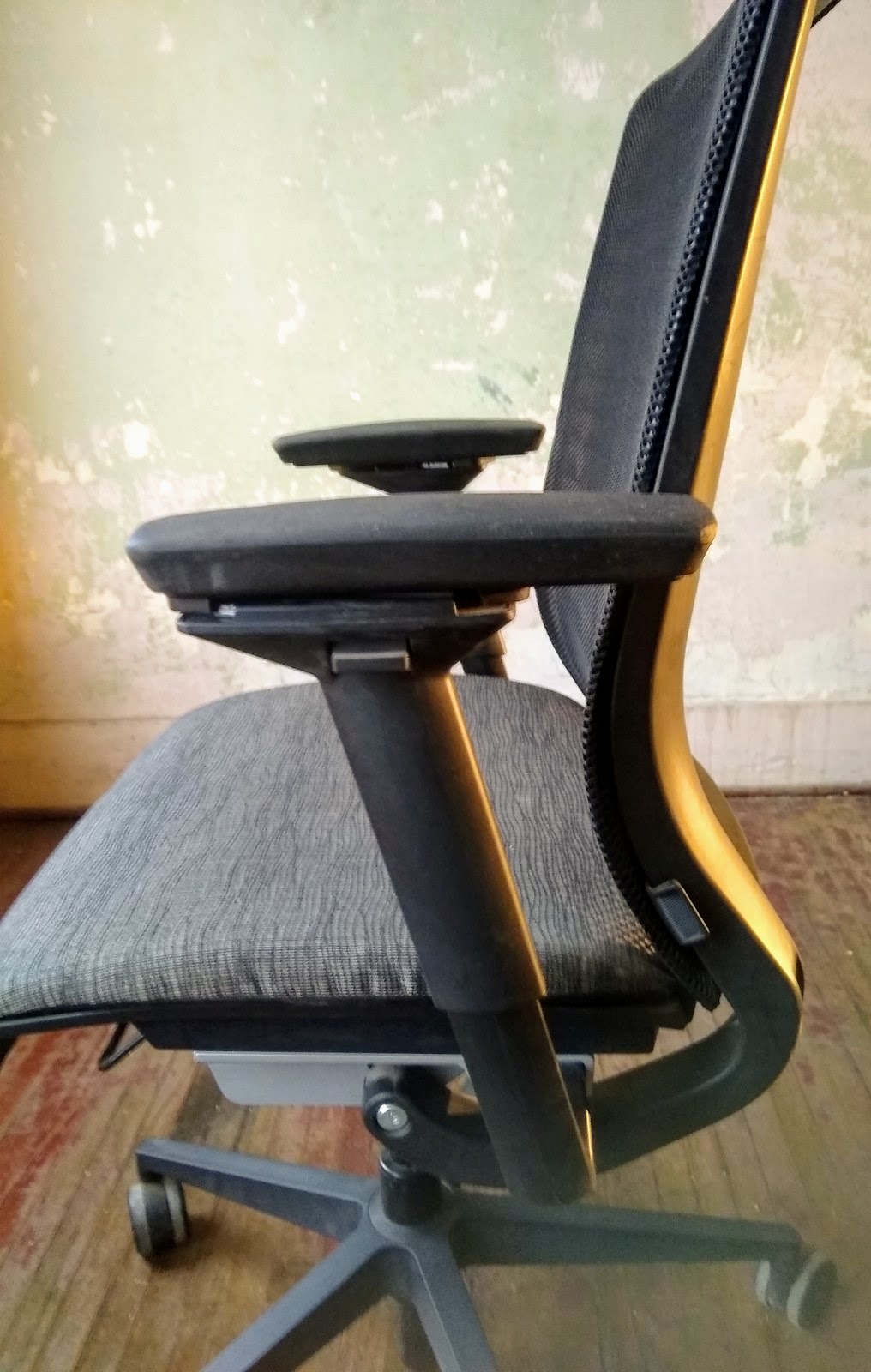 STEELCASE THINK FABRIC FULLY ADJUSTABLE CHAIR 5205 FREE SHIPPING