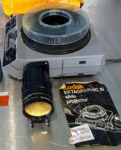 KODAK EKTAGRAPHIC III CAROUSEL SLIDE PROJECTOR TRAY REMOTE FREESHIP WATCH VIDEO