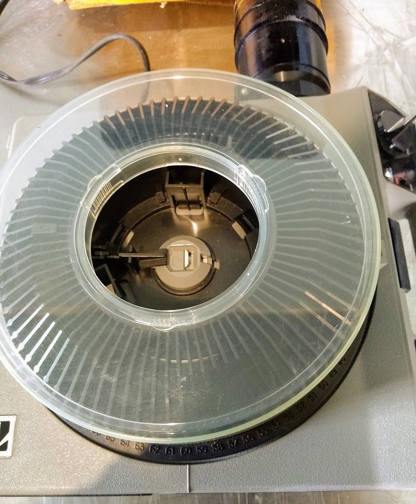 KODAK EKTAGRAPHIC III CAROUSEL SLIDE PROJECTOR TRAY REMOTE FREESHIP WATCH VIDEO