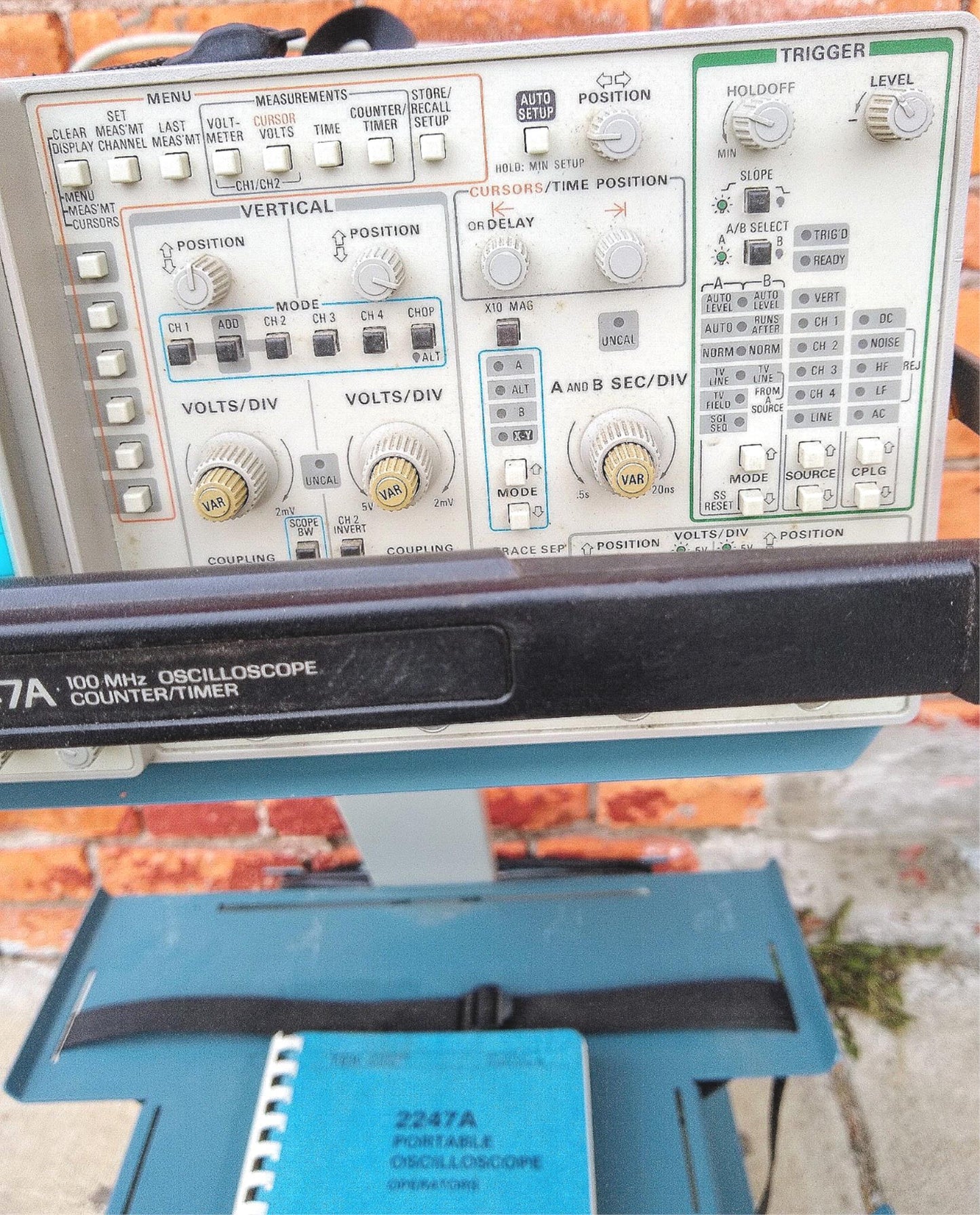 TEKTRONIX 2247A OSCILLOSCOPE MANUAL & K212 PORTABLE INSTRUMENT CART FREESHIPPING