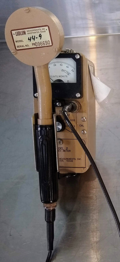 LUDLUM 2 SURVEY METER with 44-9 ALPHA BETA GAMMA RADIATION DETECTOR FREESHIPPING
