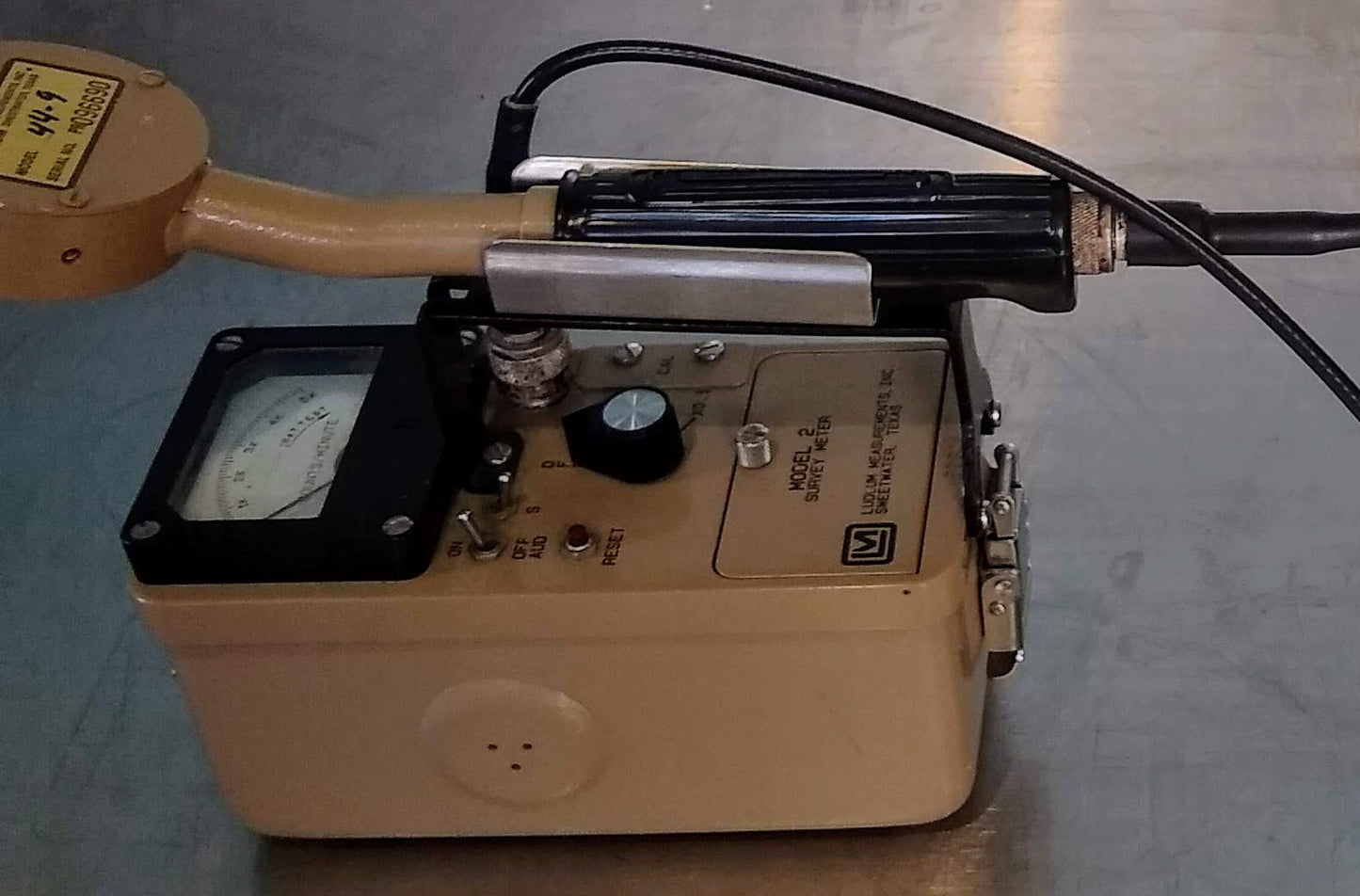 LUDLUM 2 SURVEY METER with 44-9 ALPHA BETA GAMMA RADIATION DETECTOR FREESHIPPING