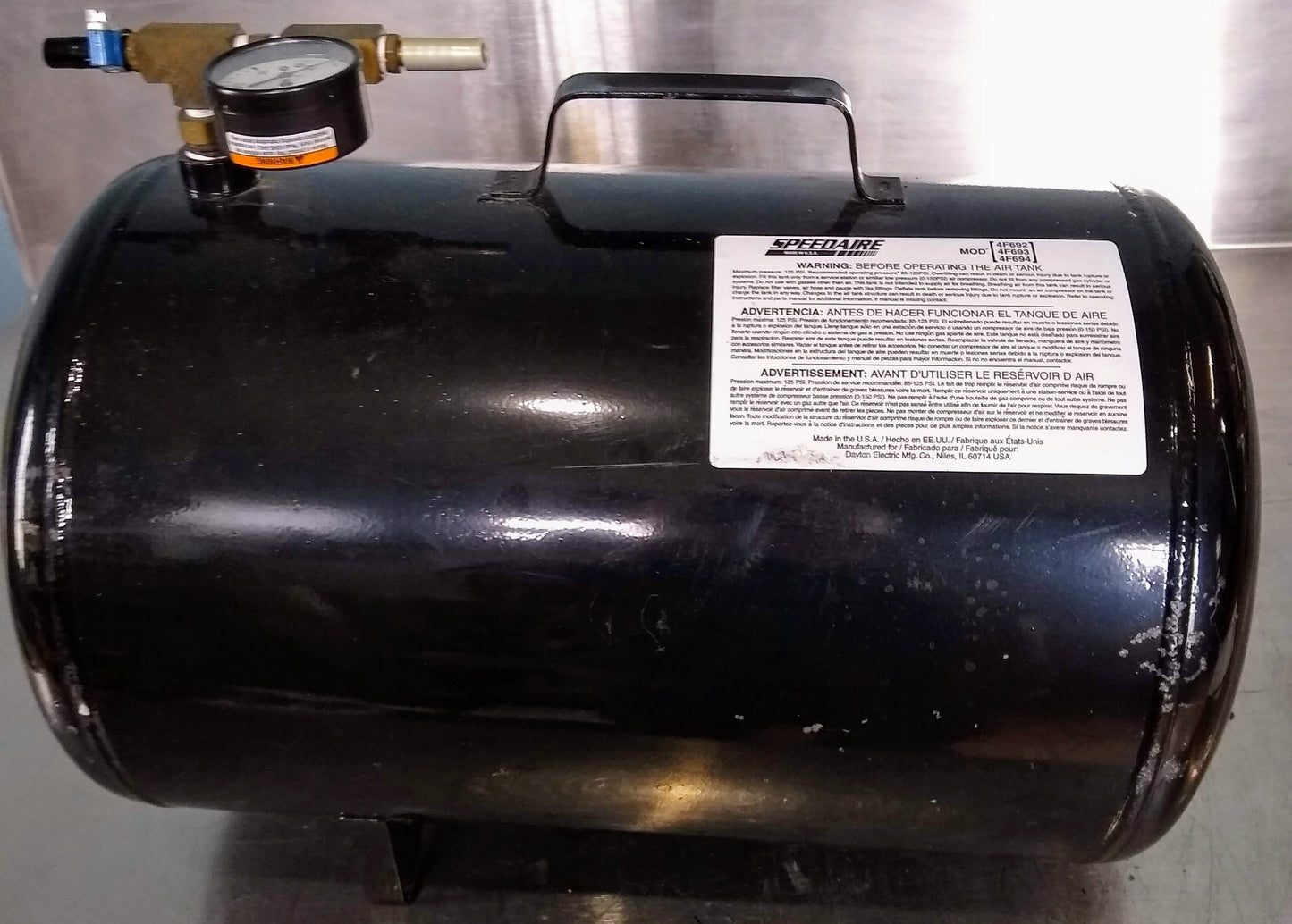 SPEEDAIRE MODEL 4F692 PORTABLE AIR TANK 125 PSI with INSTRUCTIONS FREE SHIPPING