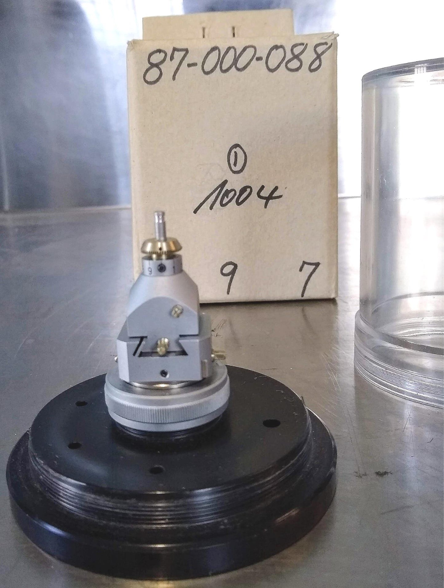 HUBER GONIOMETER HEAD 1004 XYZ SINGLE AXIS RIGAKU X-RAY 90DAYWARRANTY FREE SHIP