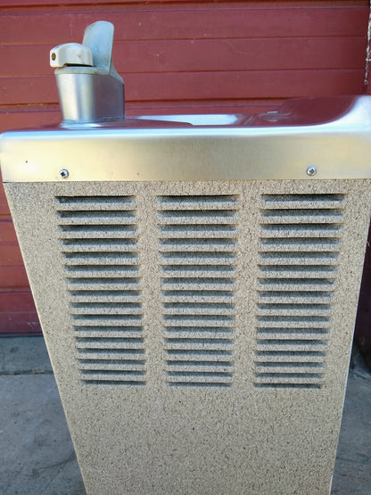 ON-A-WALL 8 Gph OASIS WATER COOLER PLF8M D100 WATER FOUNTAIN FREE SHIP
