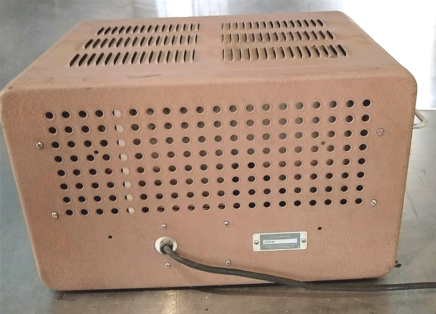 VINTAGE HEWLETT PACKARD SIGNAL GENERATOR MODEL 606A POWERS ON FREE SHIPPING