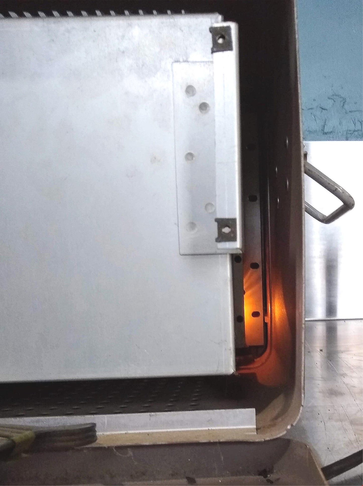 VINTAGE HEWLETT PACKARD SIGNAL GENERATOR MODEL 606A POWERS ON FREE SHIPPING