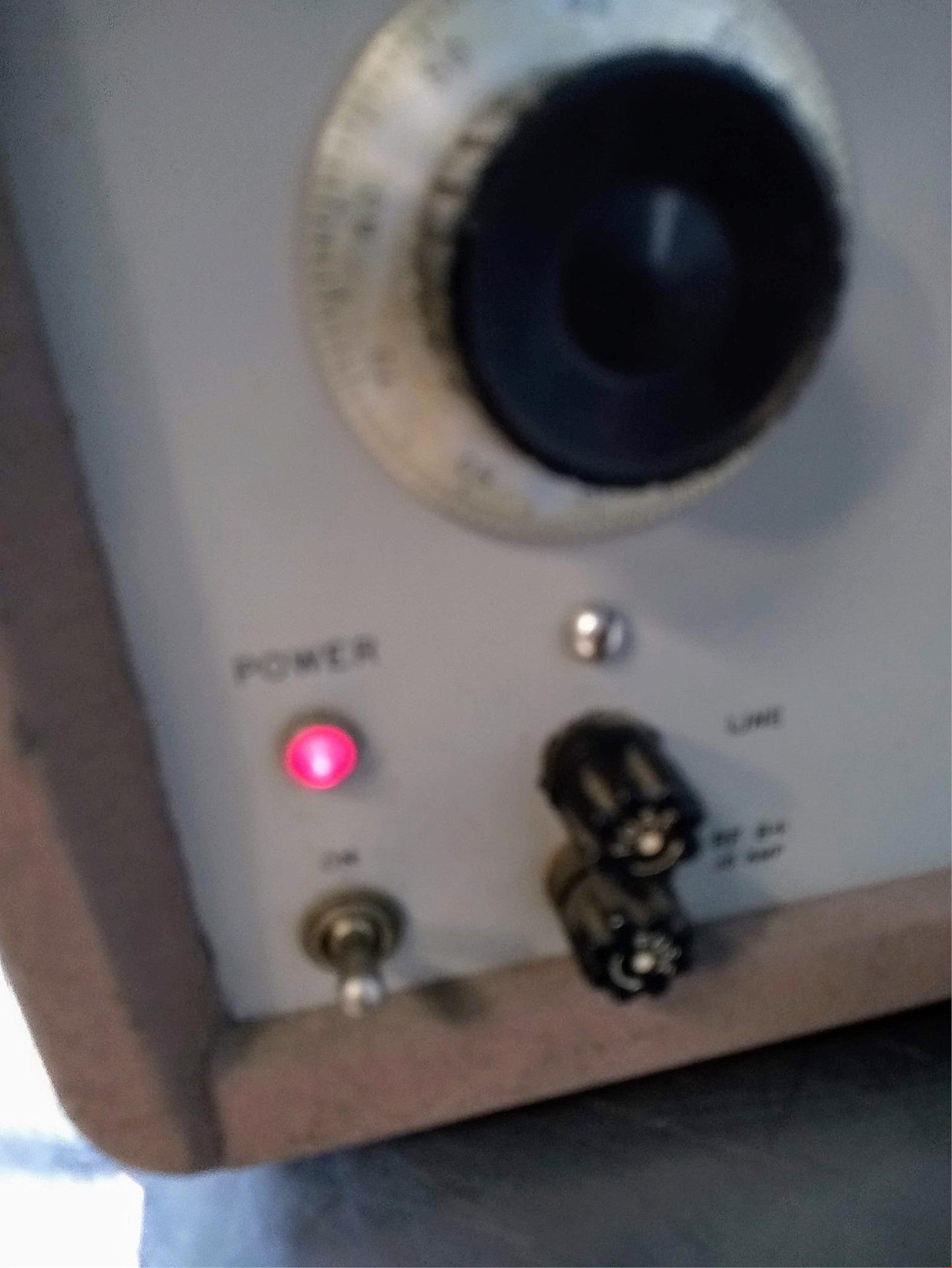 VINTAGE HEWLETT PACKARD SIGNAL GENERATOR MODEL 606A POWERS ON FREE SHIPPING