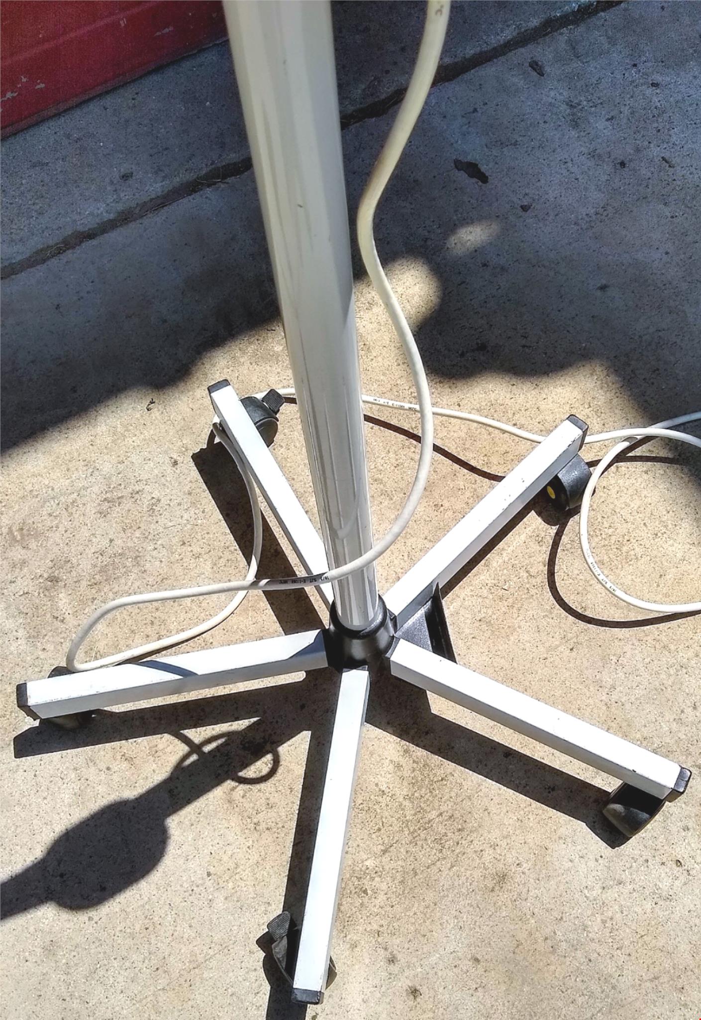 HERAEUS HILL ROM HANAU MOBILE EXAM DENTAL MEDICAL LIGHT SWIVEL STAND - FREE SHIP