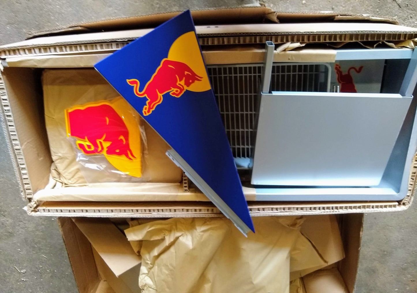 BRAND NEW RARE UNIQUE RED BULL METAL PLASTIC RACK FLOOR DRINK DISPLAY FREE SHIP