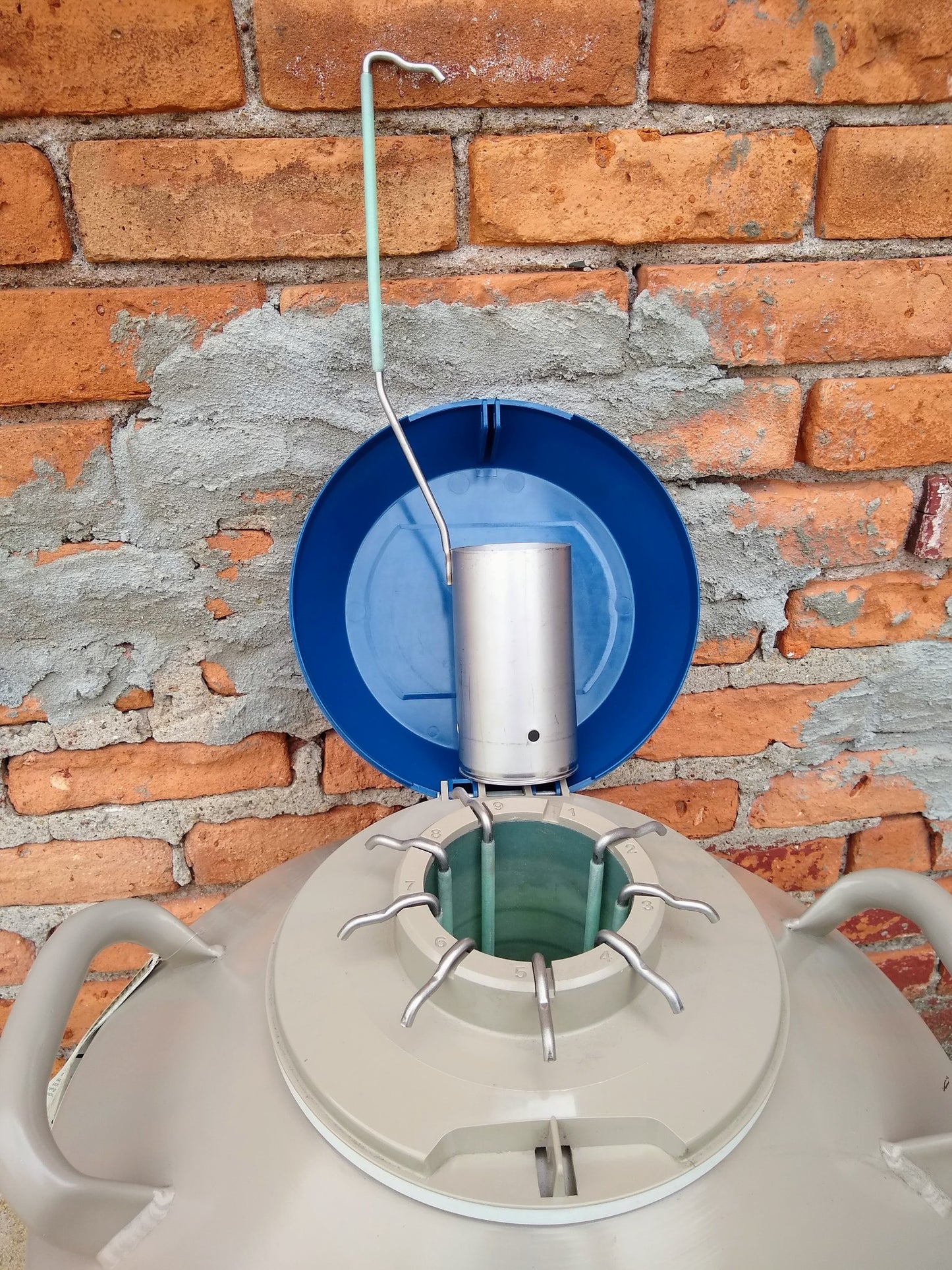 TAYLOR WHARTON 21HCL 21Liter CRYOGENIC TANK 9 INSERTS DEWAR WHEEL DOLLY FREESHIP