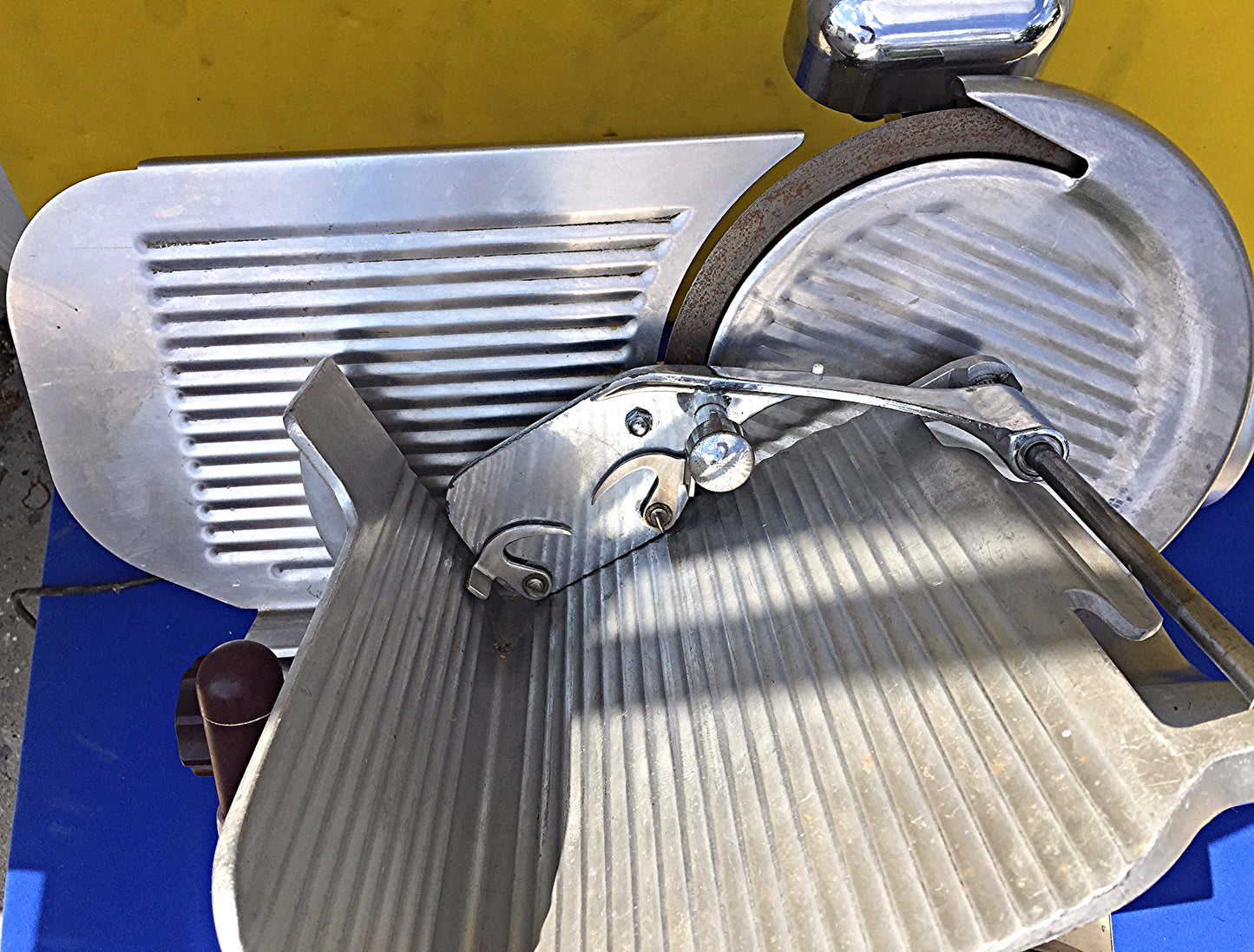 GLOBE MODEL 720 AUTOMATIC FEED AUTO SLICER COMMERCIAL DELI 1 PHASE