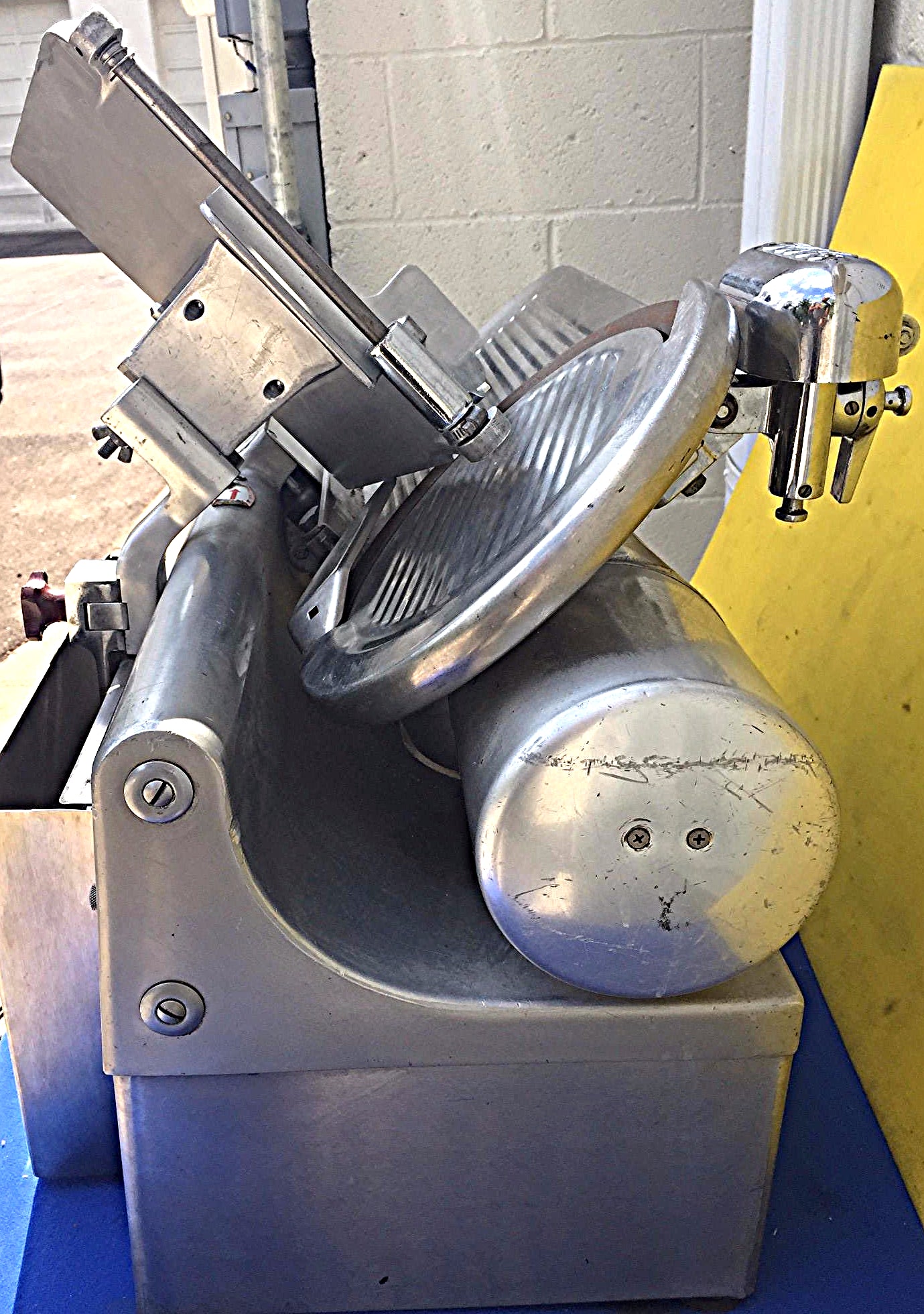 GLOBE MODEL 720 AUTOMATIC FEED AUTO SLICER COMMERCIAL DELI 1 PHASE FREE SHIPPING