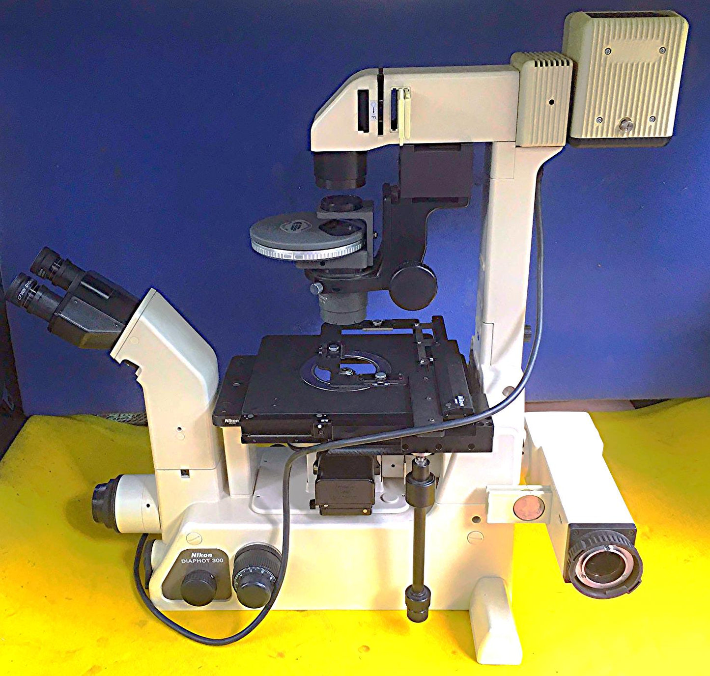 NIKON DIAPHOT 300 INVERTED PHASE CONTRAST FLUORESCENCE MICROSCOPE & POWER SUPPLY