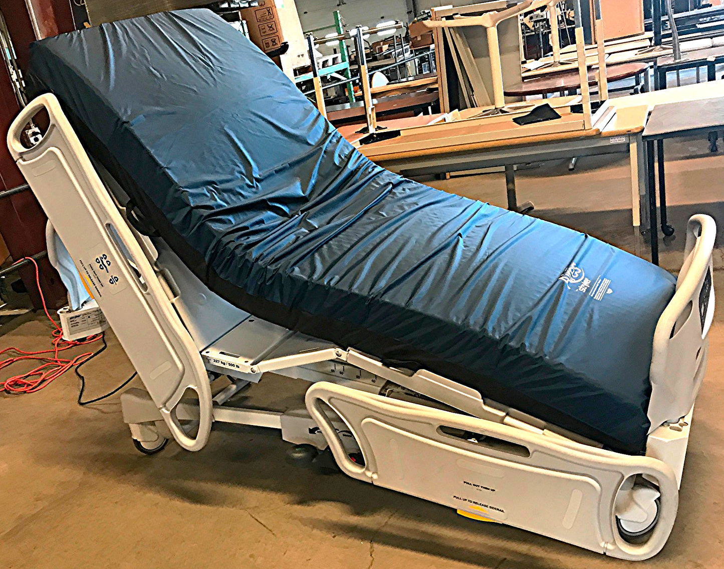 NEW STRYKER GOBED II ELECTRIC PATIENT CLINIC SURGICAL HOSPITAL BED MATTRESS FREE