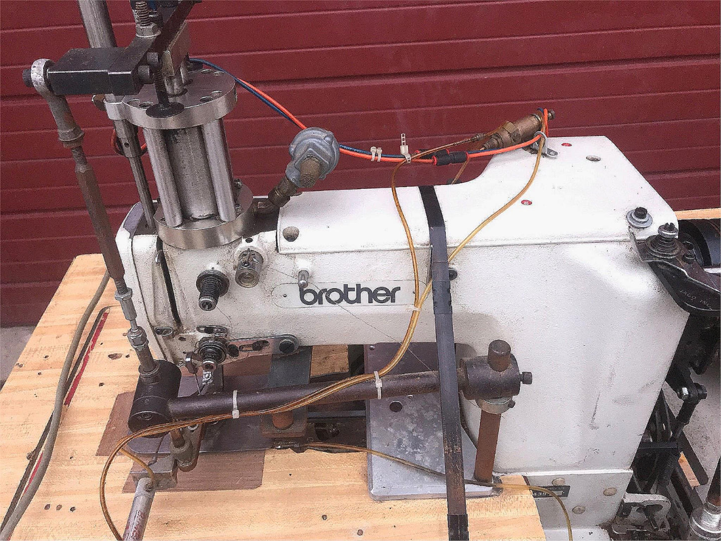 BROTHER LK3-B439 INDUSTRIAL SEWING MACHINE FOR PARTS FREESHIP