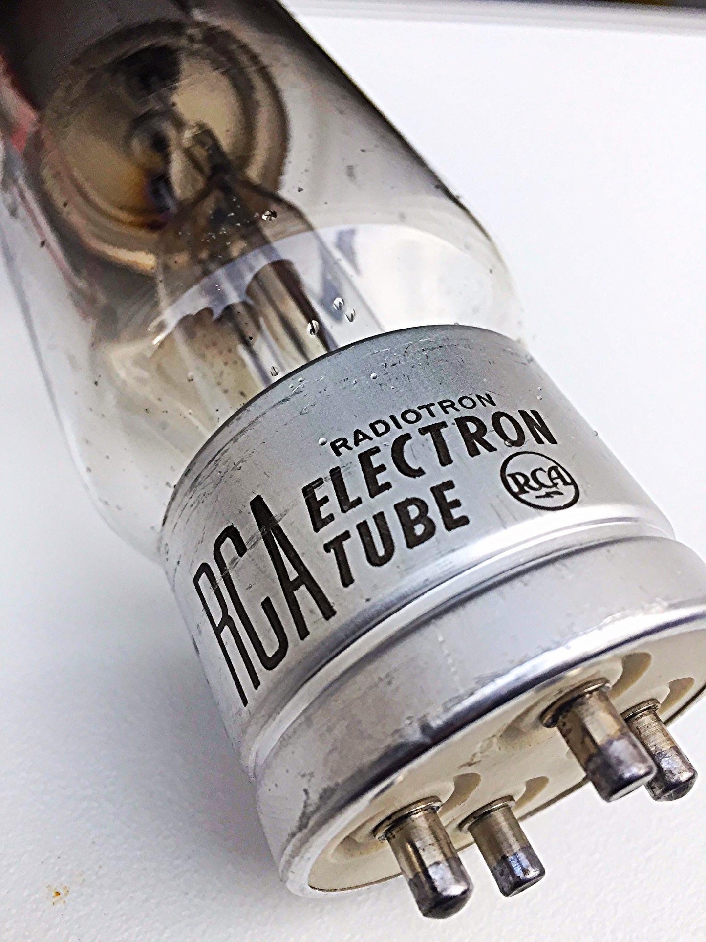 2 MILITARY RCA 872A VAPOR TYPE ELECTRON RADIOTRON VACUUM TUBES & PIN TUBE SOCKET