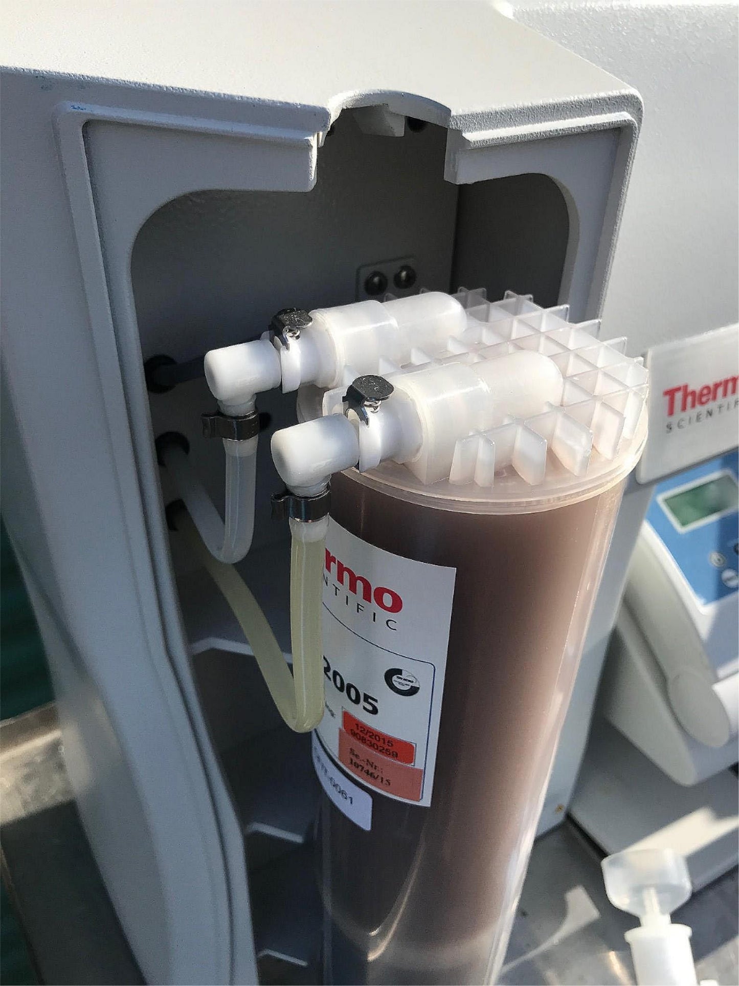 THERMO BARNSTEAD SMART2PURE GenPure xCAD LED UV-TOC/UF PLUS WATER PURIFICATION