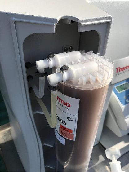 THERMO BARNSTEAD SMART2PURE GenPure xCAD LED UV-TOC/UF PLUS WATER PURIFICATION