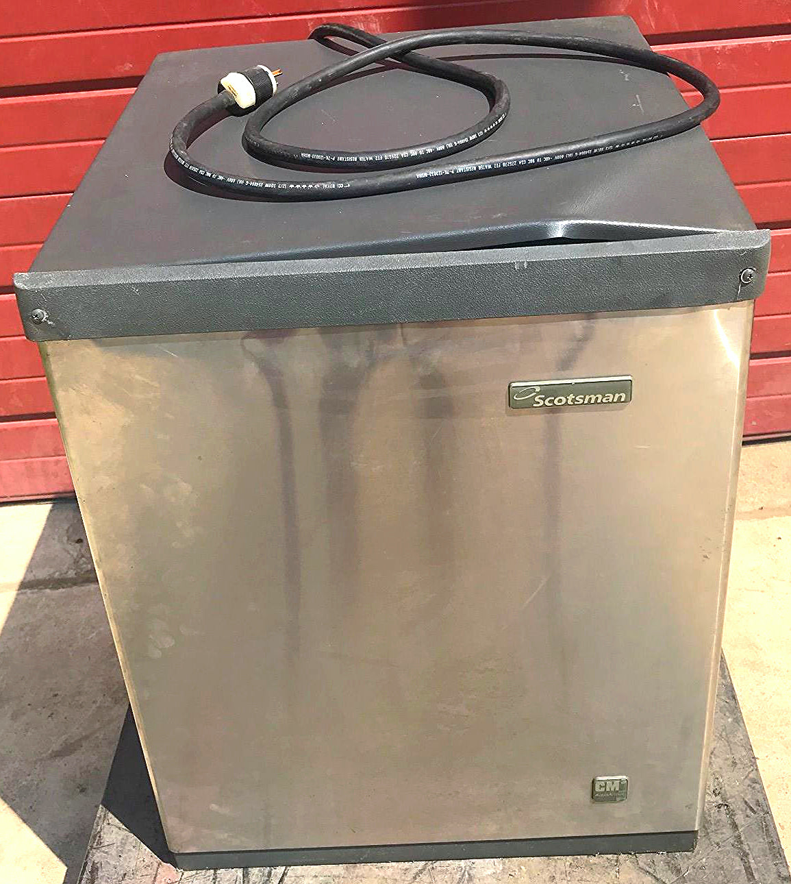 SCOTSMAN CME3 AIR COOLED CUBER ICE MACHINE -FOR PARTS BUT POWERS ON- WATCH VIDEO