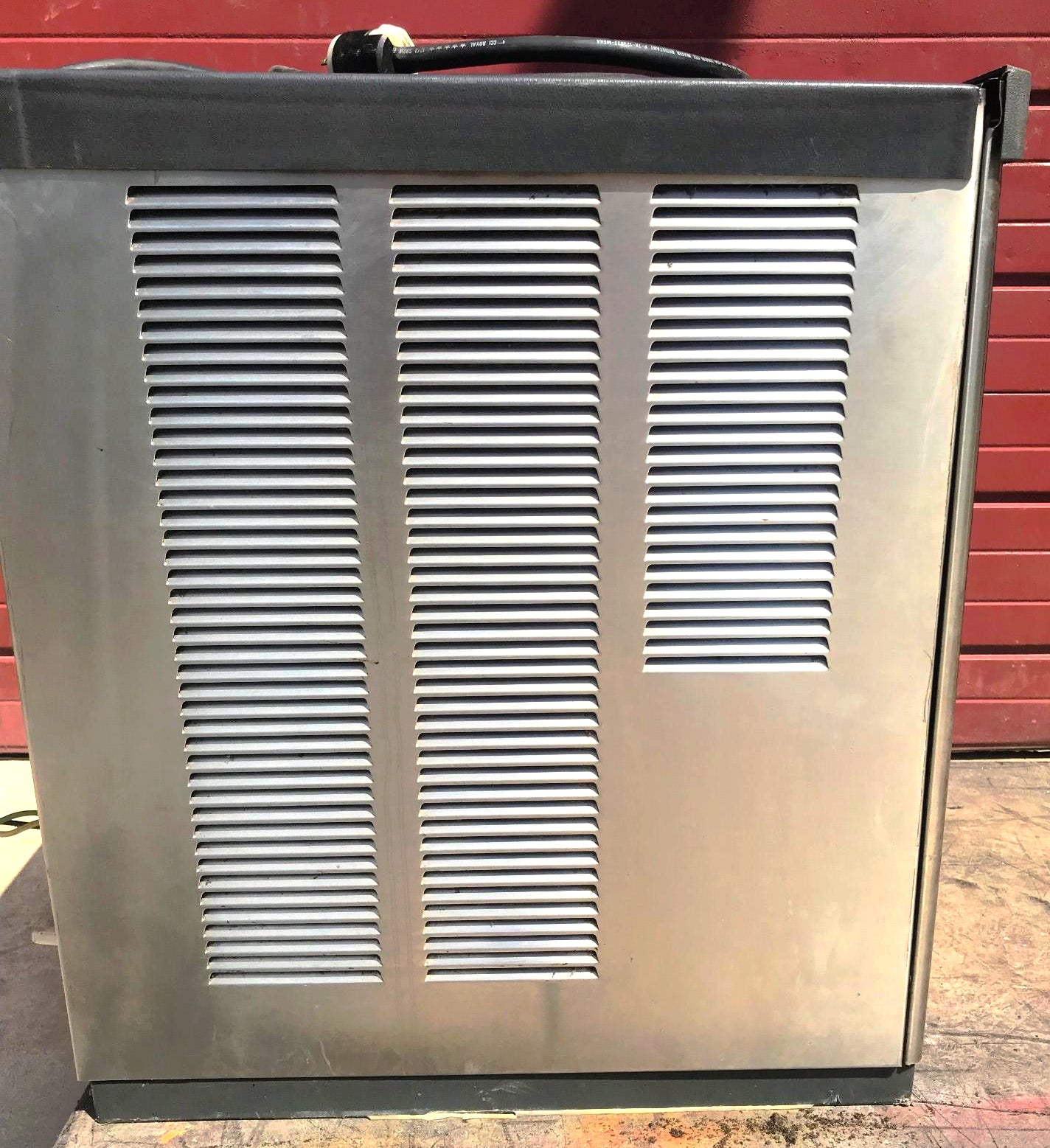 SCOTSMAN CME3 AIR COOLED CUBER ICE MACHINE -FOR PARTS BUT POWERS ON- WATCH VIDEO