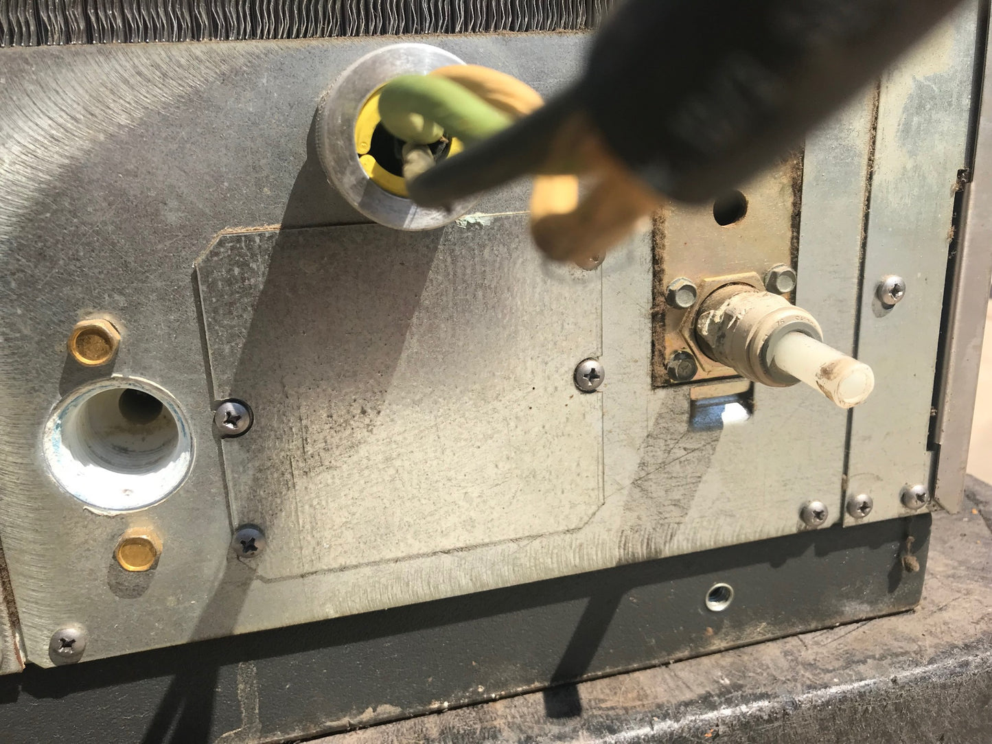 SCOTSMAN CME3 AIR COOLED CUBER ICE MACHINE -FOR PARTS BUT POWERS ON- WATCH VIDEO