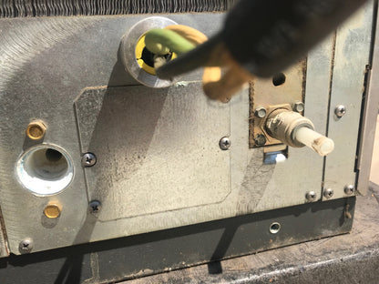 SCOTSMAN CME3 AIR COOLED CUBER ICE MACHINE -FOR PARTS BUT POWERS ON- WATCH VIDEO