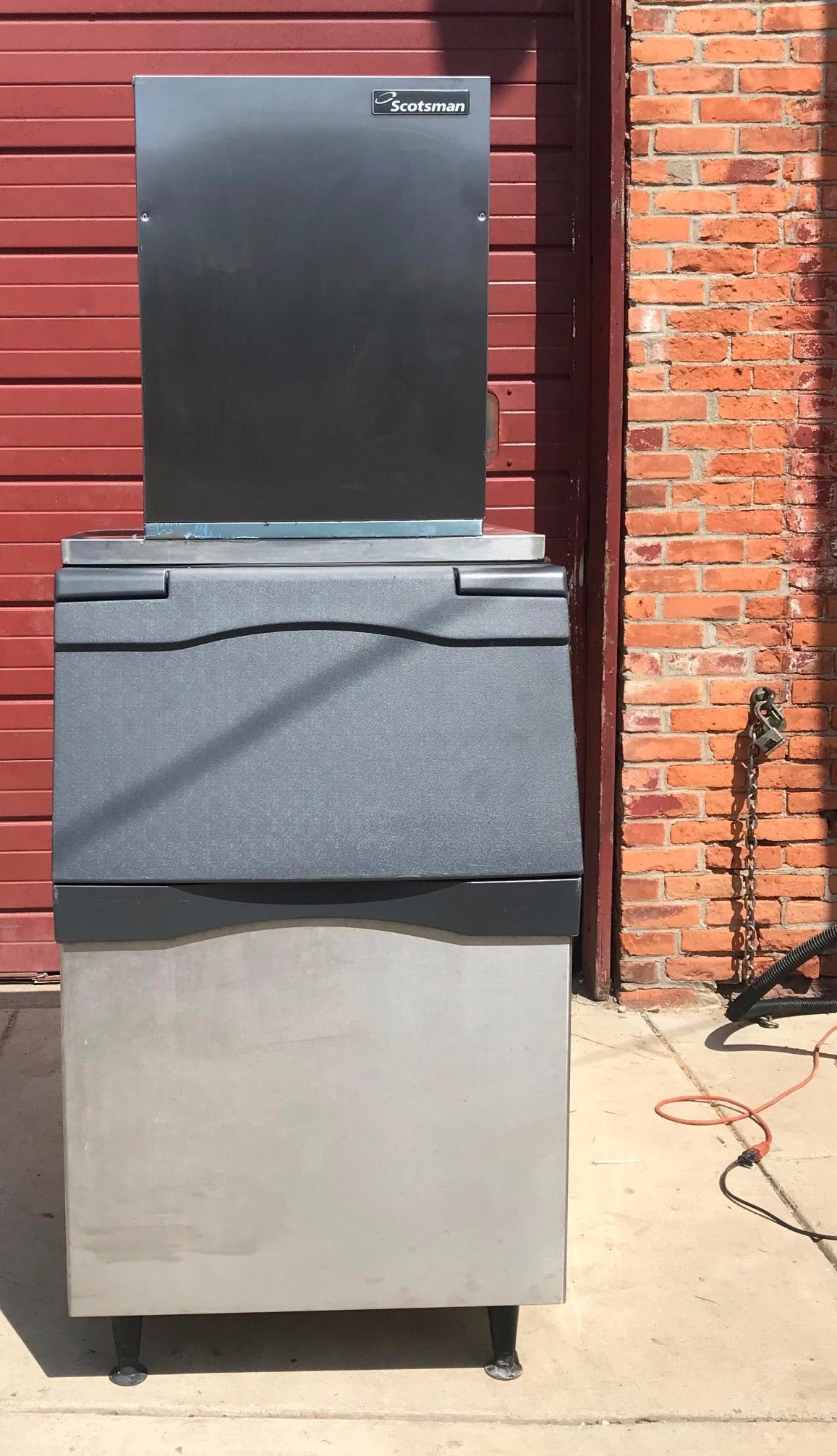 SCOTSMAN FME804AS-1B AIR COOLED FLAKER 760lbs ICEday ICE MAKER with BIN FREESHIP