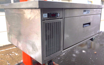 UNIFIED BRANDS RANDELL FX SERIES COUNTER REFRIGERATOR FREEZER w/ MANUAL FREESHIP