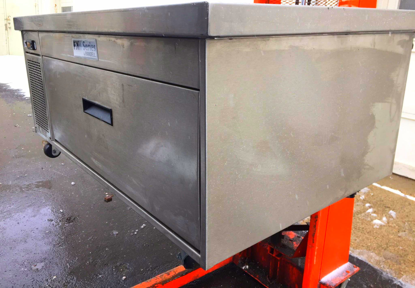 UNIFIED BRANDS RANDELL FX SERIES COUNTER REFRIGERATOR FREEZER w/ MANUAL FREESHIP