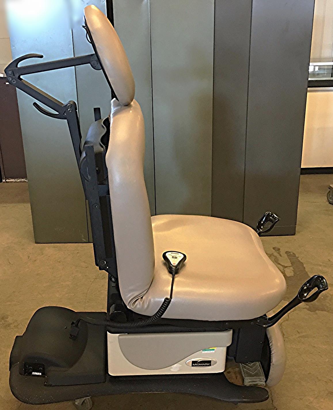 MIDMARK 630 - 004 WORKS PERFECTLY BARRIER FREE UNIVERSAL POWER PROCEDURE TABLE