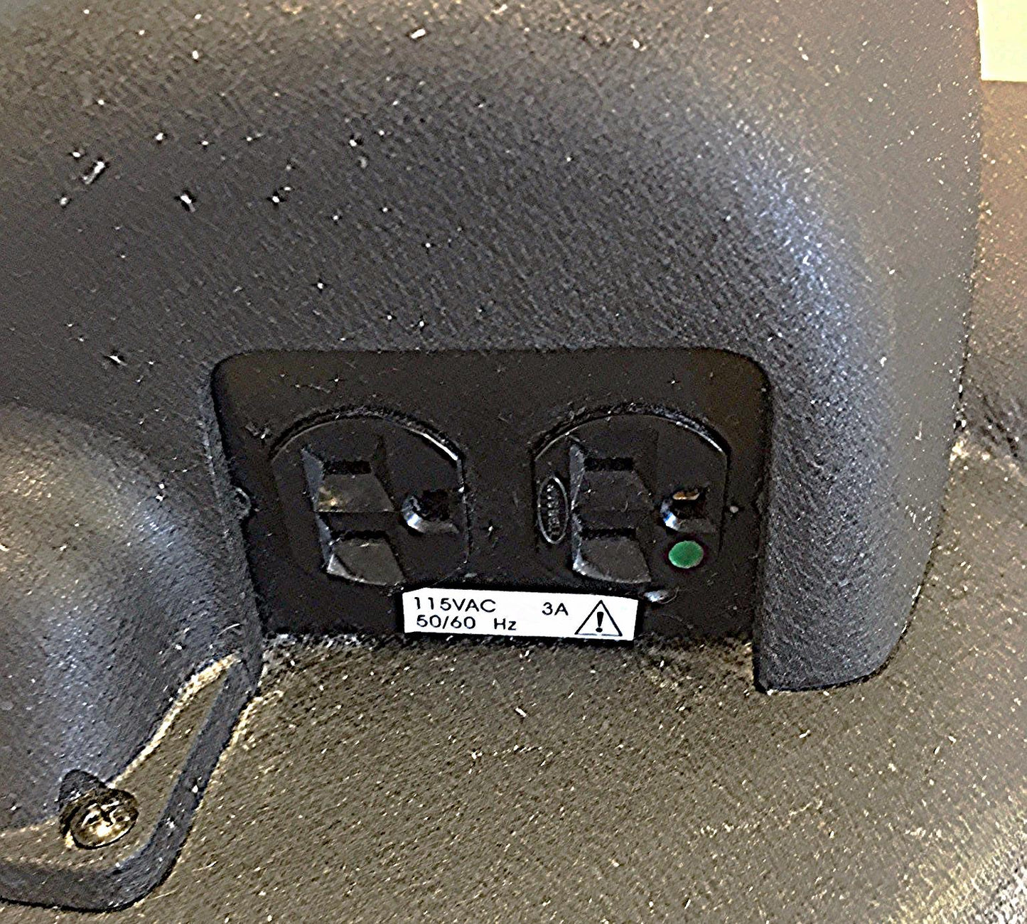 MIDMARK 630 - 004 WORKS PERFECTLY BARRIER FREE UNIVERSAL POWER PROCEDURE TABLE